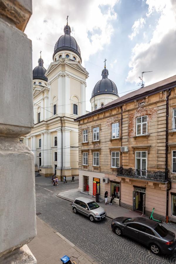 Three Bedroom Apartment On Rynok Square Lviv Kültér fotó